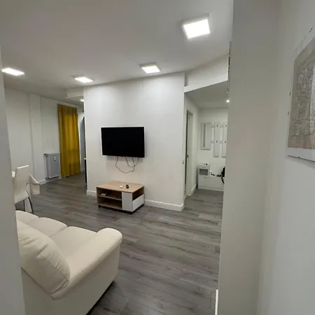Mariel Verbania Centro * إنترا